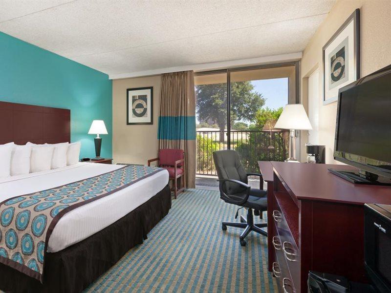 Howard Johnson By Wyndham Arlington Ballpark / Six Flags Exterior foto