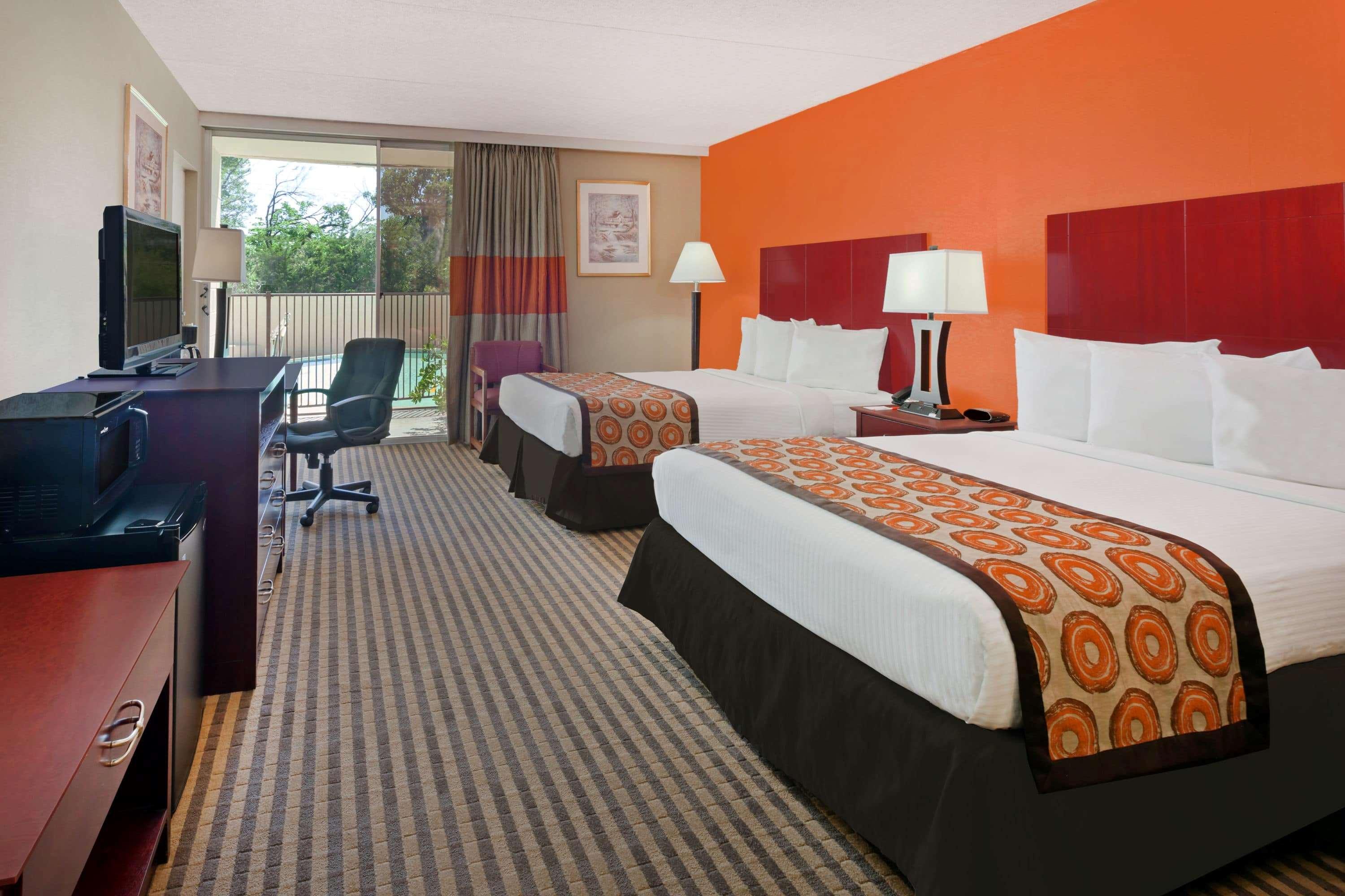 Howard Johnson By Wyndham Arlington Ballpark / Six Flags Exterior foto