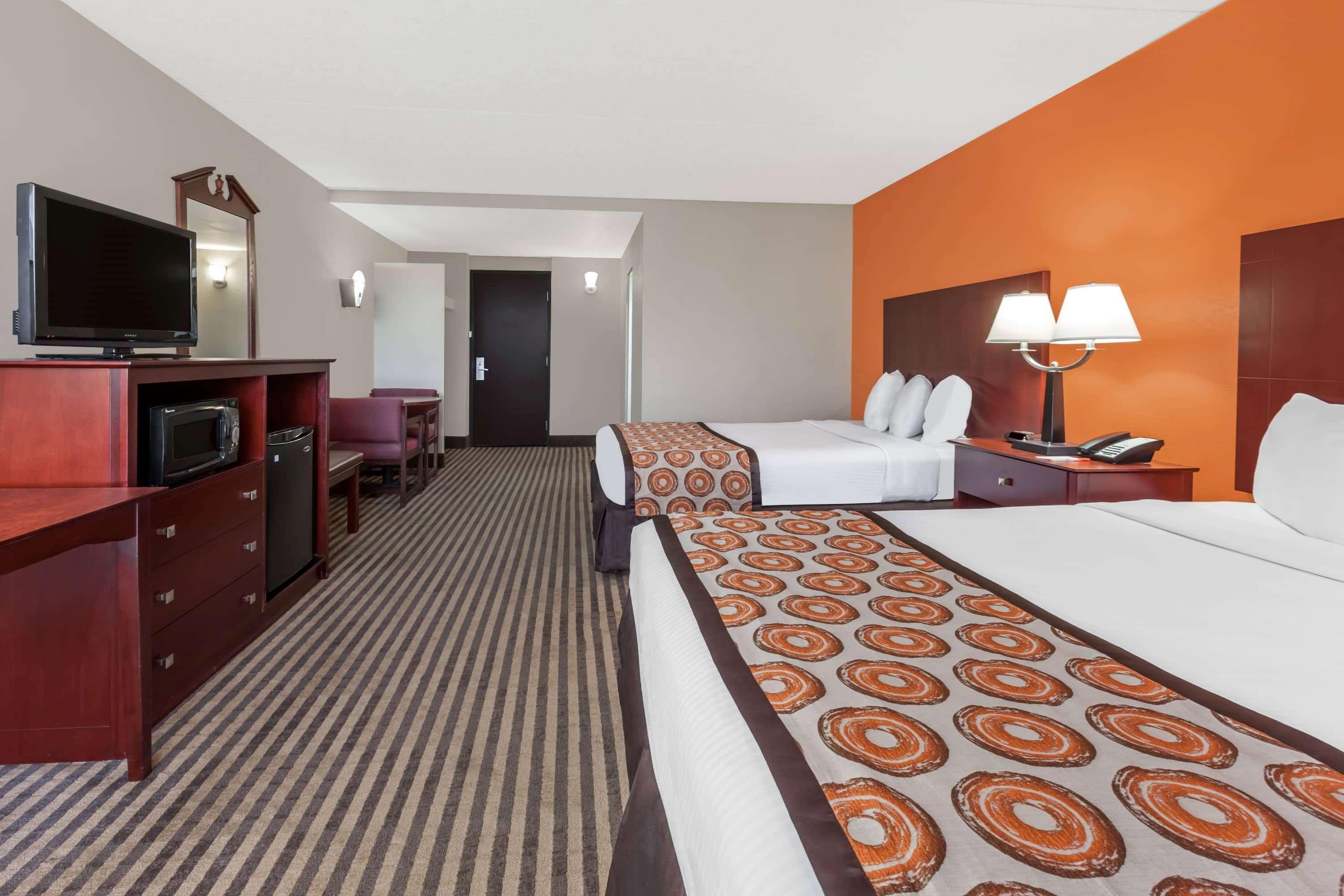 Howard Johnson By Wyndham Arlington Ballpark / Six Flags Exterior foto